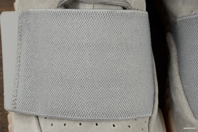 LIGHT 750 YEEZY GREY GLOW GUM BOOST DARK BB1840 ADIDAS 1027